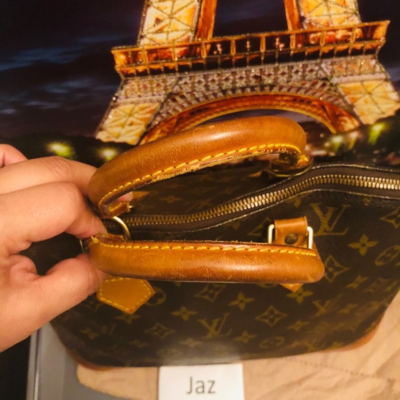 ❌❌ SOLD❌❌ Authentic Alma Pm - Picture 2 of 8